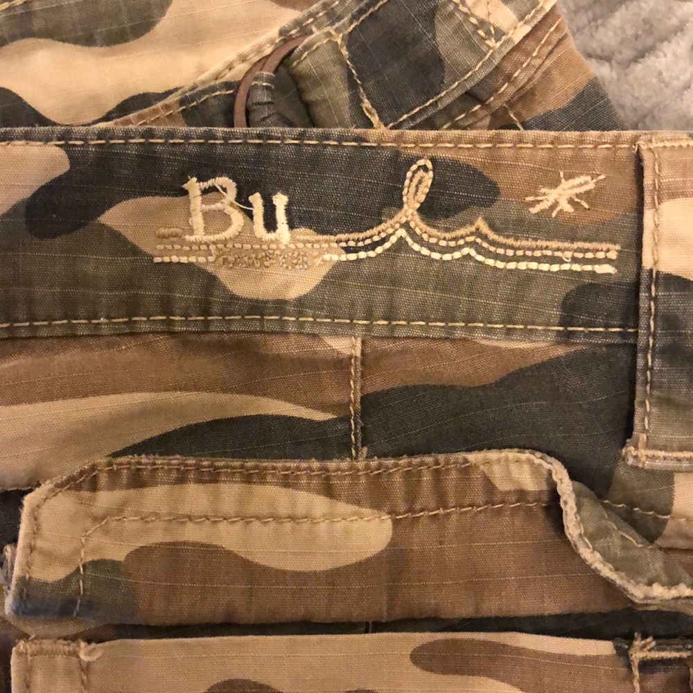 Camo Capris - Picture 3 of 3